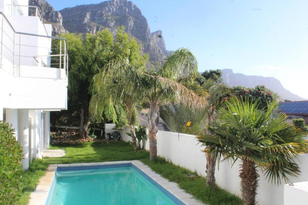 Cozy Camps Bay House With Mountain And Sea View Villa เคปทาวน์ ภายนอก รูปภาพ