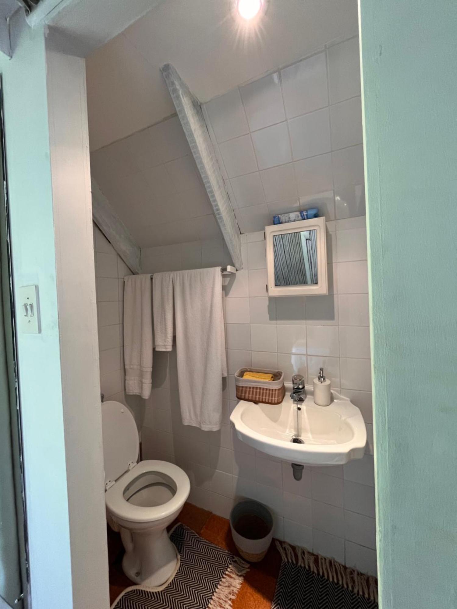 Cozy Camps Bay House With Mountain And Sea View Villa เคปทาวน์ ภายนอก รูปภาพ